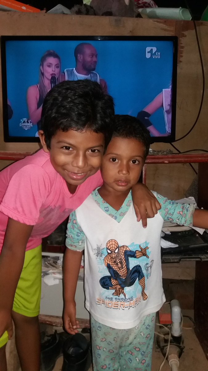 Helidavid1986's tweet photo. #viendoGuerreros el mejor programa de la tv colombiana son alegran vidas desde la Jagua de Ibirico Cesar los niños de la casa Jesús y samuel https://t.co/6jGf0hQXIY