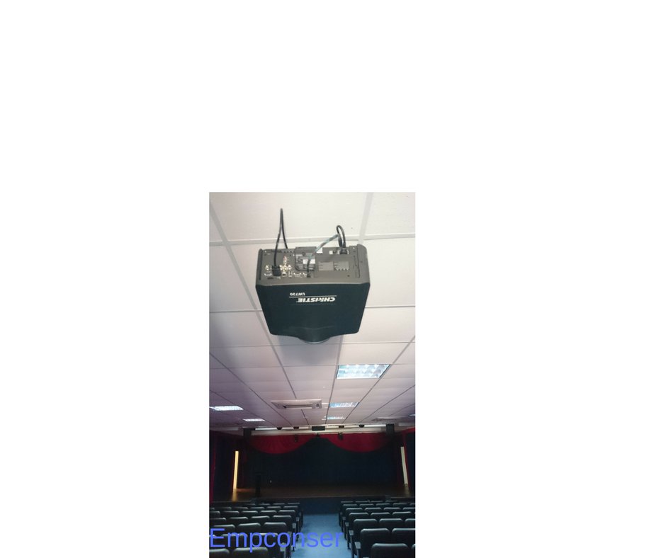 IngEmpconser's tweet photo. #SistemadeSonido #DolbyTHX #SonidoSurroud , #pantallaeléctrica de 160, #proyectorChristie , #luces ,#teatro #BellasArtes #Bonao #Empconser https://t.co/hWleBE6Vs8