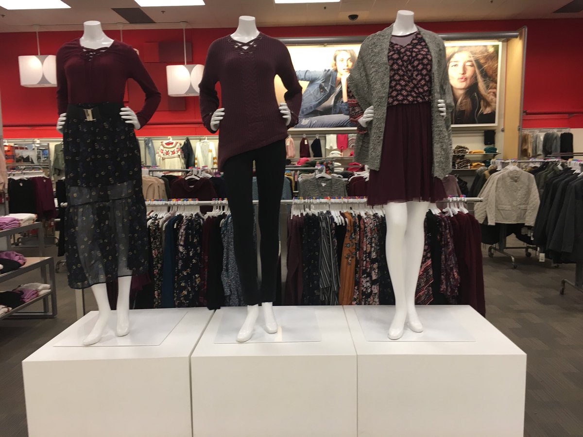 Megan_VML_T0069's tweet photo. This cold weather has us seeing red #T0069 #targetred https://t.co/JumG99DQHa