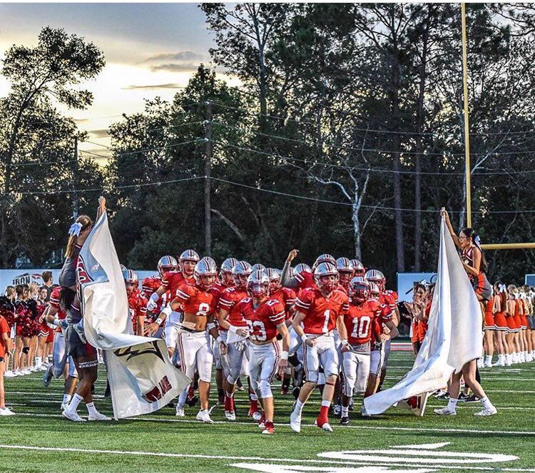LMstudentsect's tweet photo. 24 hours.The District Rivalry. Be LOUD. Get ROWDY. The WHOLE SCHOOL needs to be @SHS tomorrow nightπ #BEATBOKEY #GoHomeSeminole #WeRunZone6 https://t.co/JkgP7WseT2