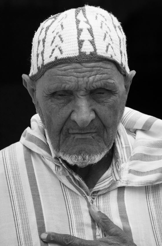 seydabil's tweet photo. Humility, nobility, and grace... in two pictures. #PeterSanders #Morocco https://t.co/taMVa6079S