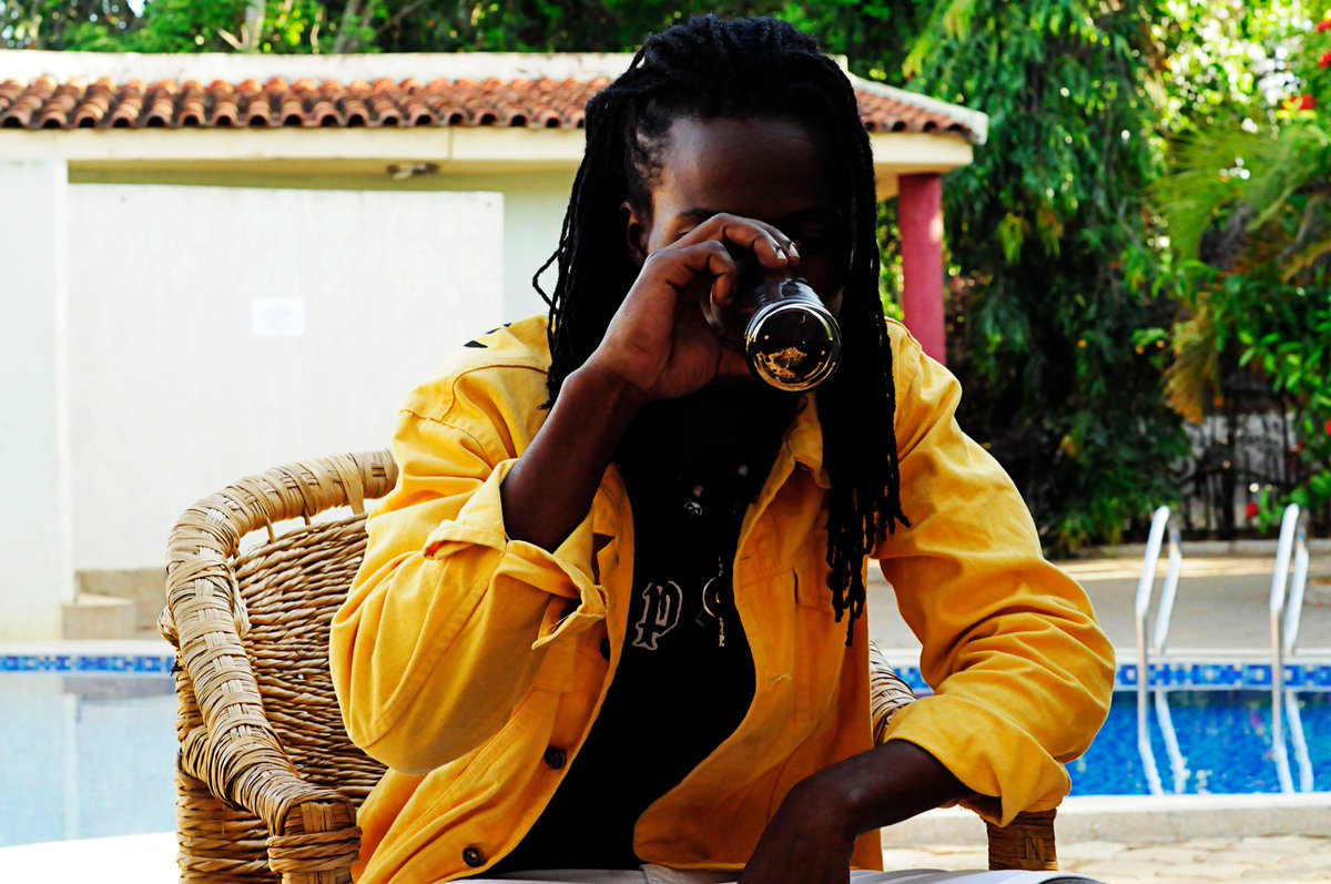 HEmergence's tweet photo. #Refreshing 🍷
#Somewere
#Guesswere
#respect 🙏
#blessup👊
#largeup
#onelove https://t.co/zsRHcFLYNT