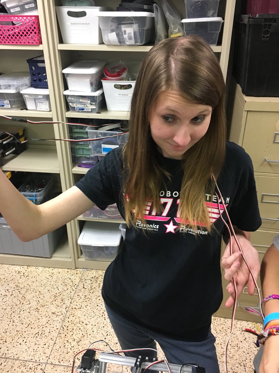 ftc4962archive's tweet image. Spaghetti, anyone? #wiringproblems