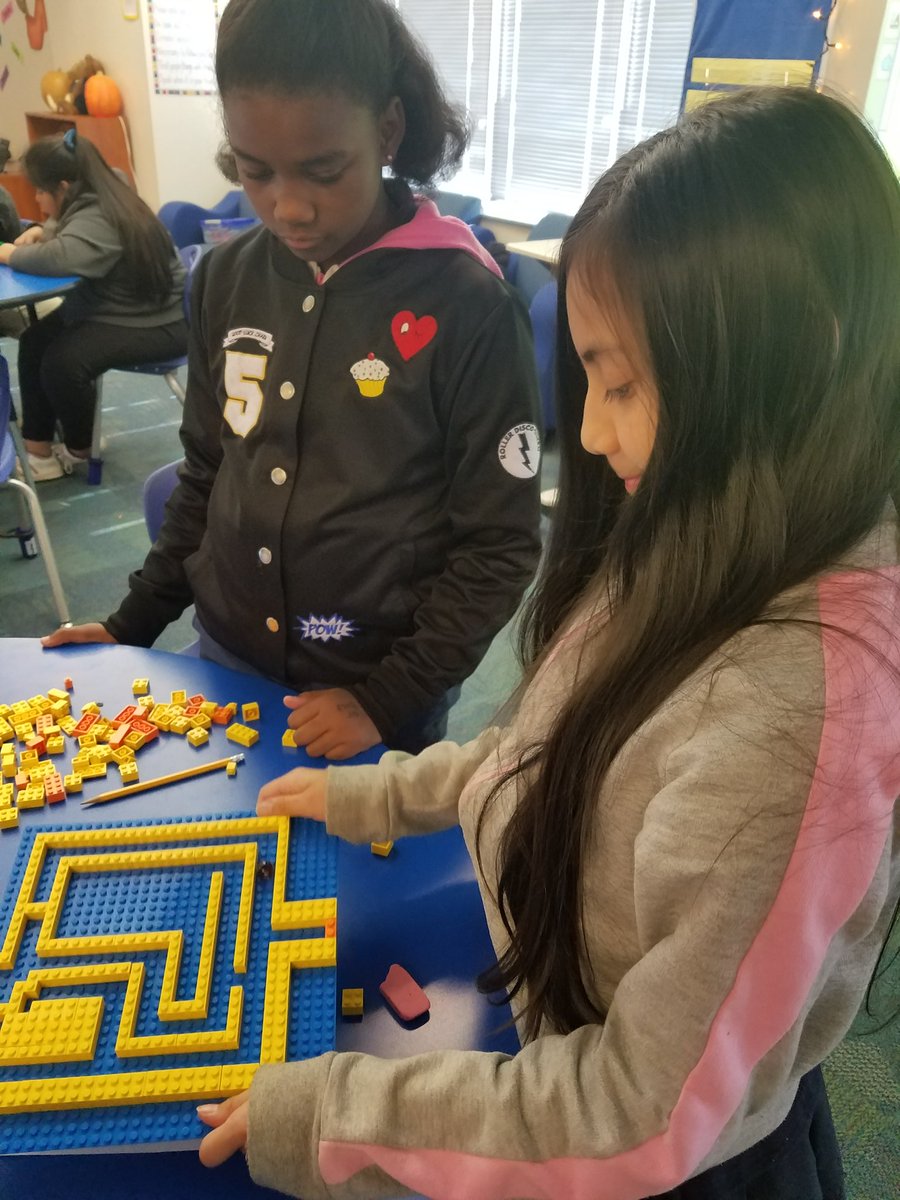 MaryKPatterson3's tweet photo. @CEES_Jackets @LCSJackets 
#teamwork #testingthemaze https://t.co/4DPp7mwuEW