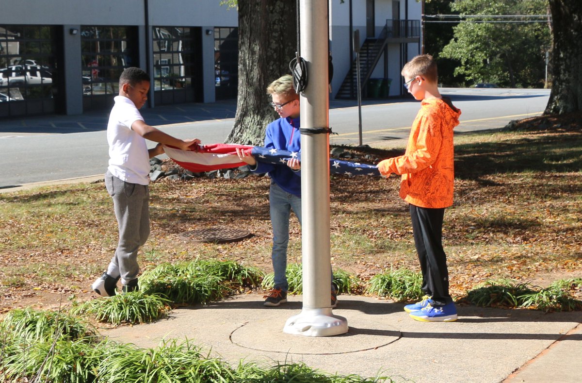 RuralHallSchool's tweet photo. Students demonstrating responsibility, part of our @RuralHallSchool PRIDE #ThanksStudents #USflag #NCflag #wsfcscv https://t.co/S6pSmacDG7
