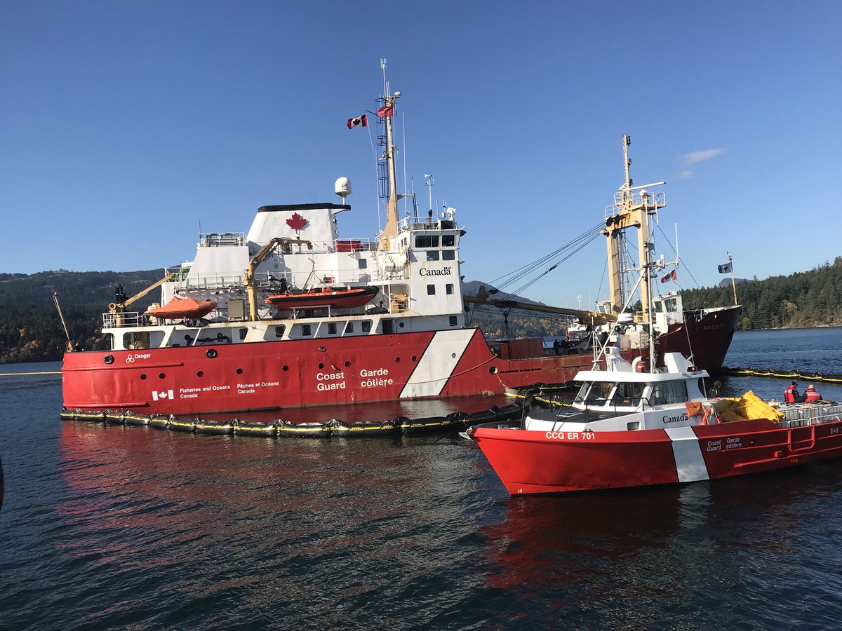 CoastGuardCAN's tweet photo. 2 day Salish Sea exercise in #BC is done. Thanks to all partners who took part in this major maritime incident exercise! #BCEX2017 #CCGProud https://t.co/g3uCo0IB3Q