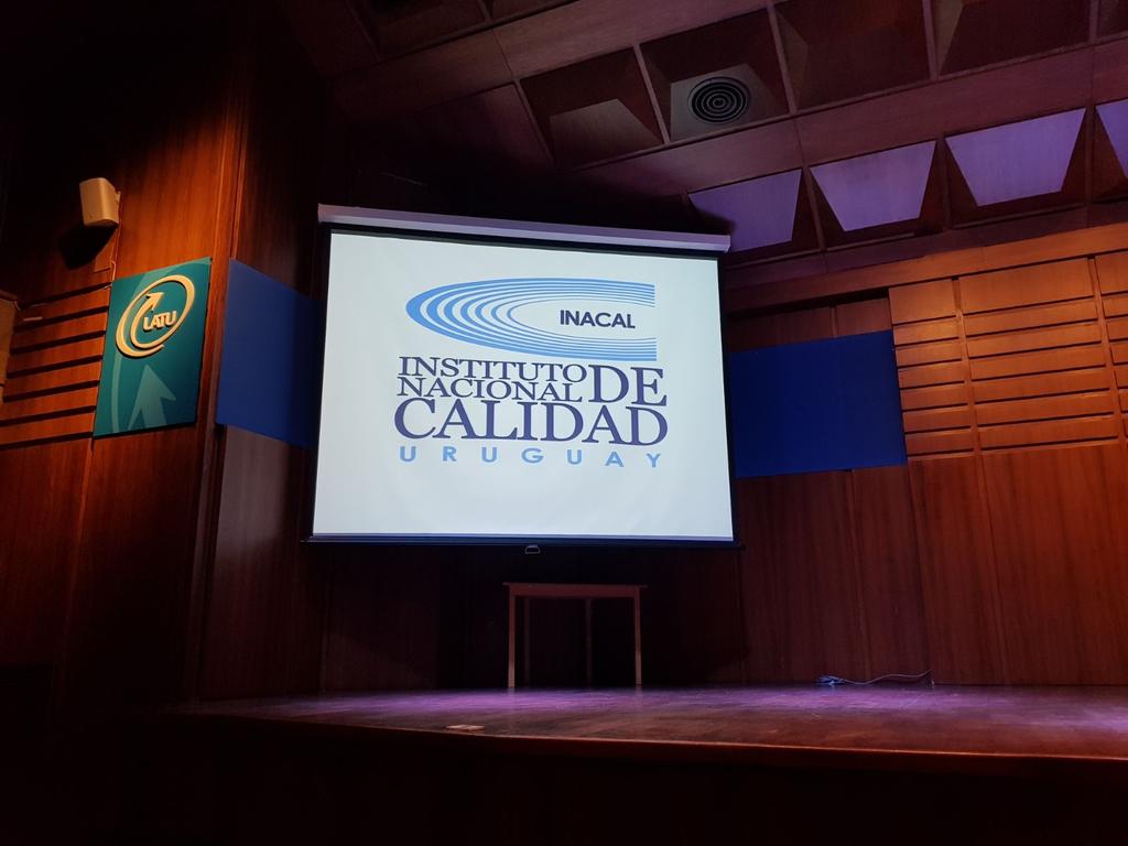 ASSEcomunica's tweet photo. Unidad de Cuidados Intensivos de nuestro Hospital Pasteur galardonada en #PremioCalidad de #INACAL/ #HayEquipo #ASSE https://t.co/Y5Dqh1et6C