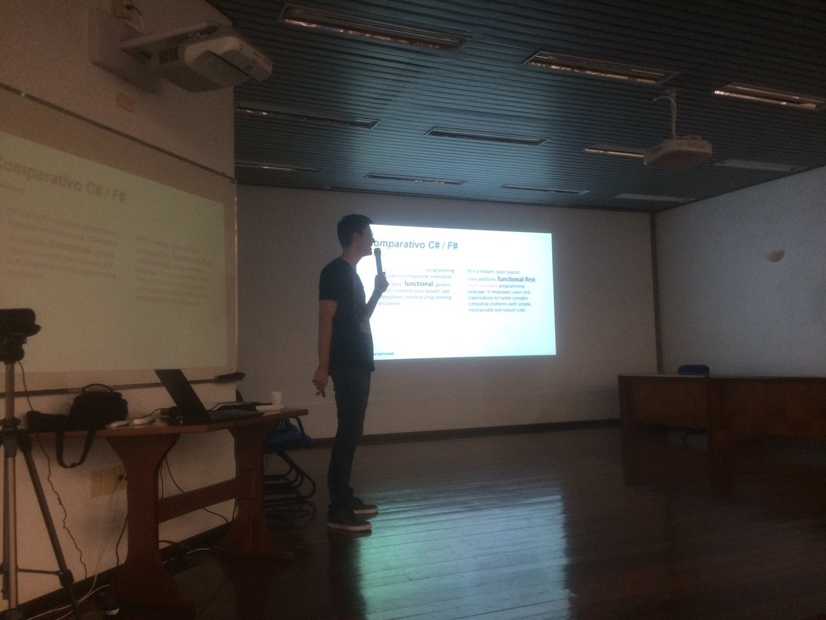 diracijunior's tweet photo. F# para desenvolvedores C# foi o que Fábio Junqueira trouxe para nós no #CWITechTalks na @CWISoftware https://t.co/9OdI1wXqAx