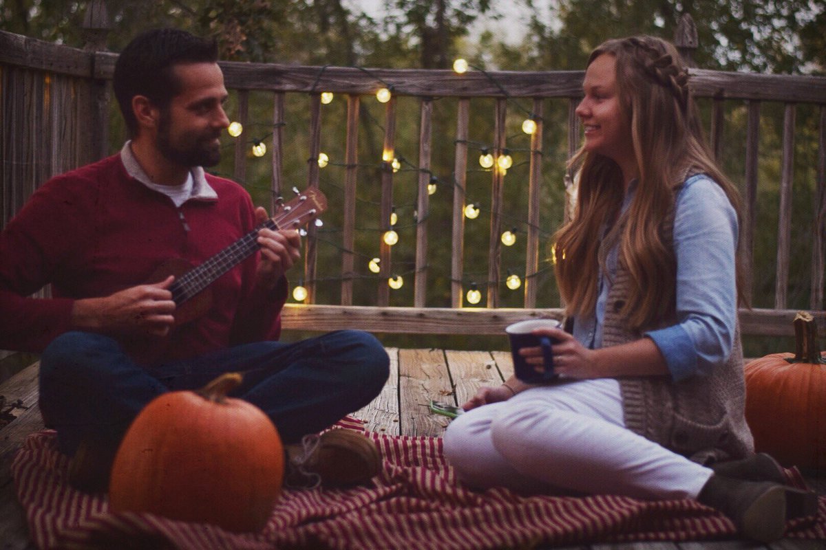 bnjacques's tweet image. Happy anniversary, @js_jacques! Can't believe it's been 3 years! (We tried including our fur sons in the photo but they would NOT cooperate)