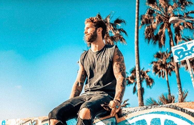 ValiantFacade's tweet photo. Venice Beach livin’. https://t.co/LLb2PoLH0v
