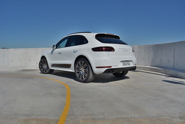 TMRnews's tweet photo. REVIEW: 2017 Porsche Macan Turbo Performance Package  - https://t.co/nkWUbhz7cJ | #Porsche #macan #porschemacan #prestige #2017my #prestige https://t.co/gAEURpF5n6
