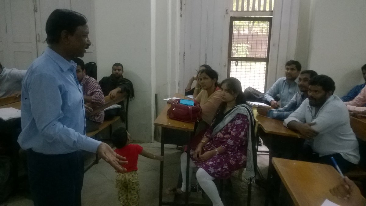 drmanoharan21's tweet photo. Dr.Manoharan, talking to participants of Entrepreneurship Development Work-Shop of B.Y.S.T. at Osmania University, Hyd, on 24th Oct.2017 https://t.co/z3ISWz12es