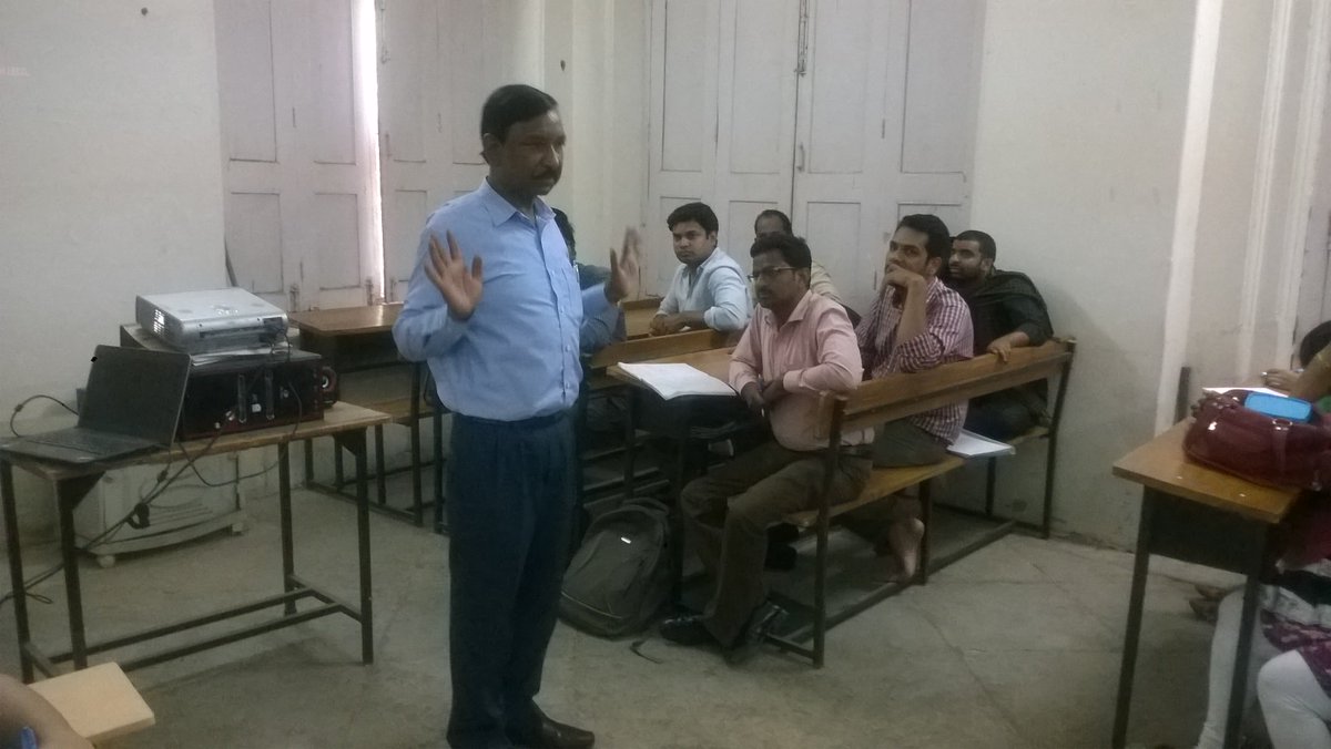 drmanoharan21's tweet photo. Dr.Manoharan, talking to participants of Entrepreneurship Development Work-Shop of B.Y.S.T. at Osmania University, Hyd, on 24th Oct.2017 https://t.co/z3ISWz12es