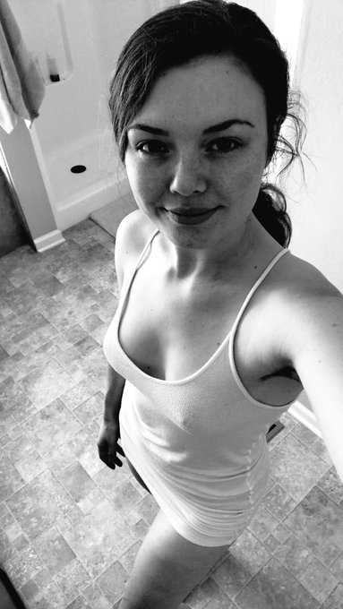 Showering is cool 😎🚿 https://t.co/svWLCi5mI4<a href="/tag/newprofilepic"class="tags"><span>#newprofilepic</span></a>