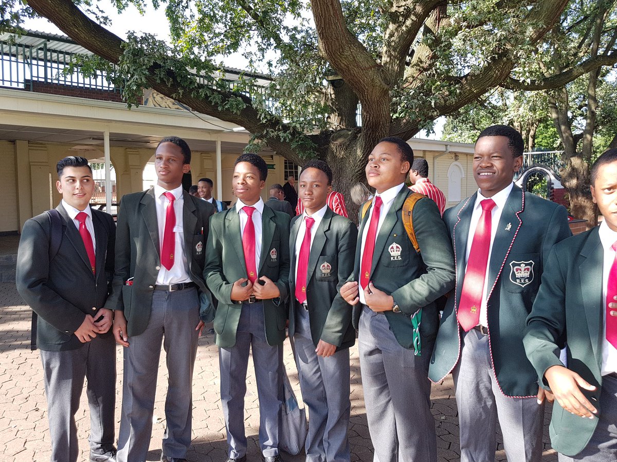 KingEdVIISchool's tweet photo. #RedMatrics @KingEdVIISchool #OBA tie handover #redwelcome lads! #redarmystrong https://t.co/8zlq1pl9jW