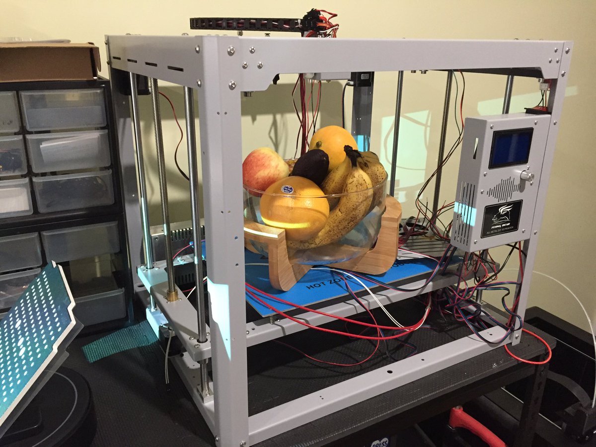 makersmuse's tweet photo. Artistic arrangement for a photo? Nope - there's just literally no room in the studio. >_>! https://t.co/NfltzIXAgN