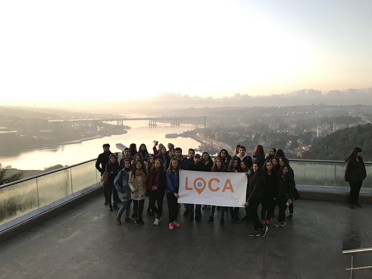 locaorgnzsyn's tweet photo. Yeniden İstanbul ve akşam beyaz showww https://t.co/Sw9sSDDiJT