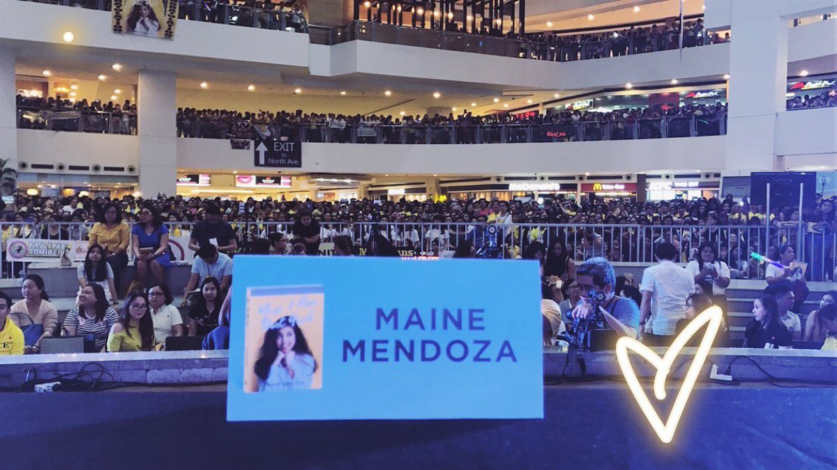 MAINEfinity_OFC's tweet photo. Jam-packed πππ
Β© mainedcm | IGS
#YIATGBookLaunch
#MaineXSummitBooks
#YupIAmThatGirl #MaineMendoza https://t.co/wibVROJUDe