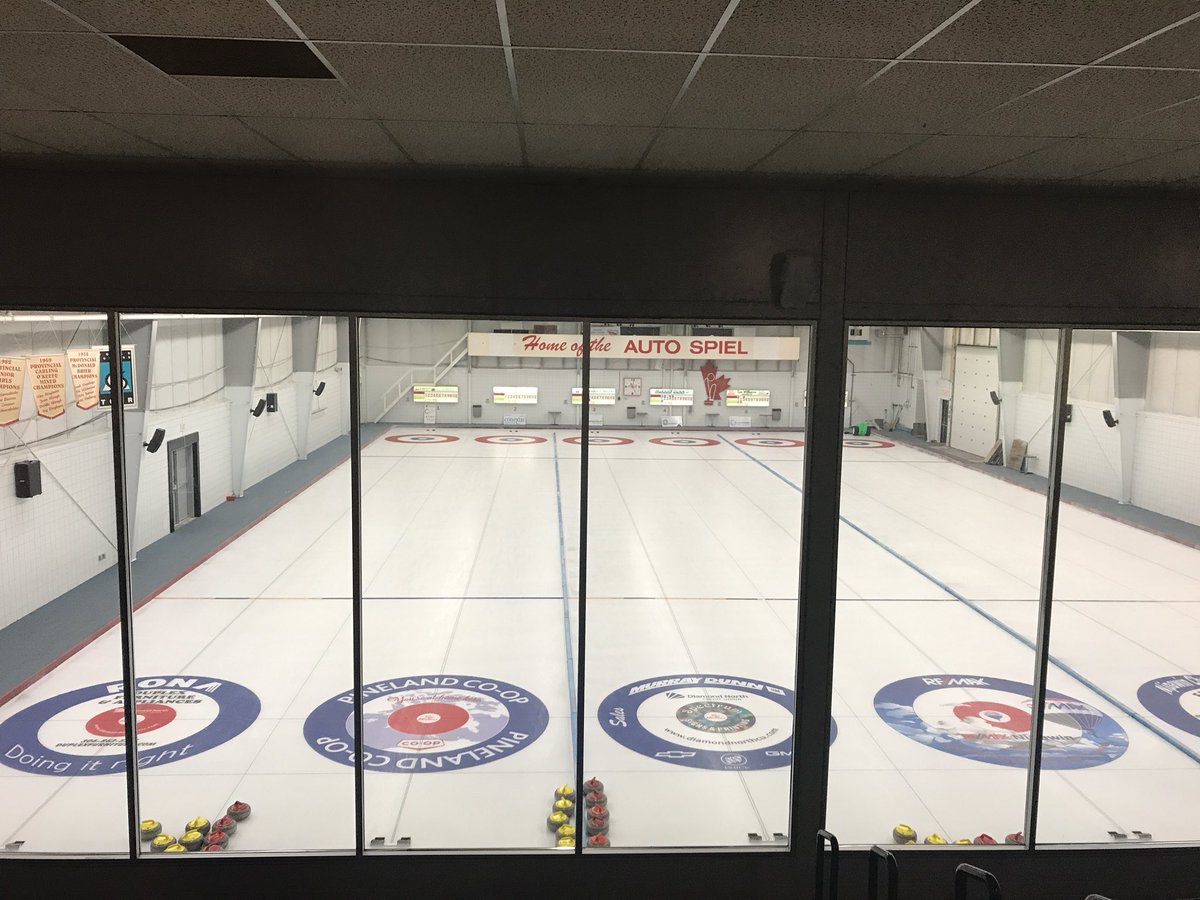 All set up and ready to “giver hard” #CUMA2017 #CUMABonspiel #CUMA