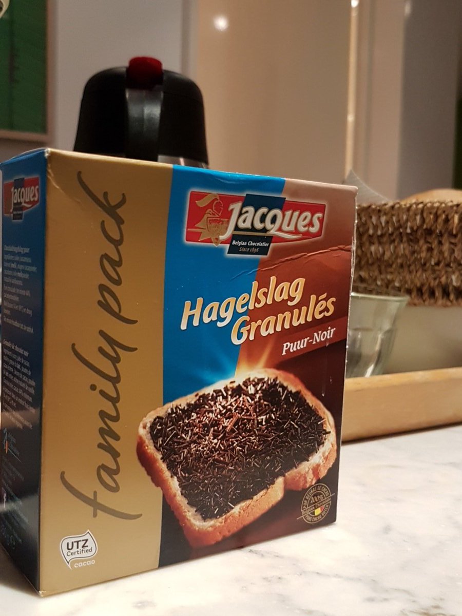fabriziochirico's tweet photo. Finalmente un senso alle #codette di cioccolato. Grazie Belgio https://t.co/nFzcCMxTqx