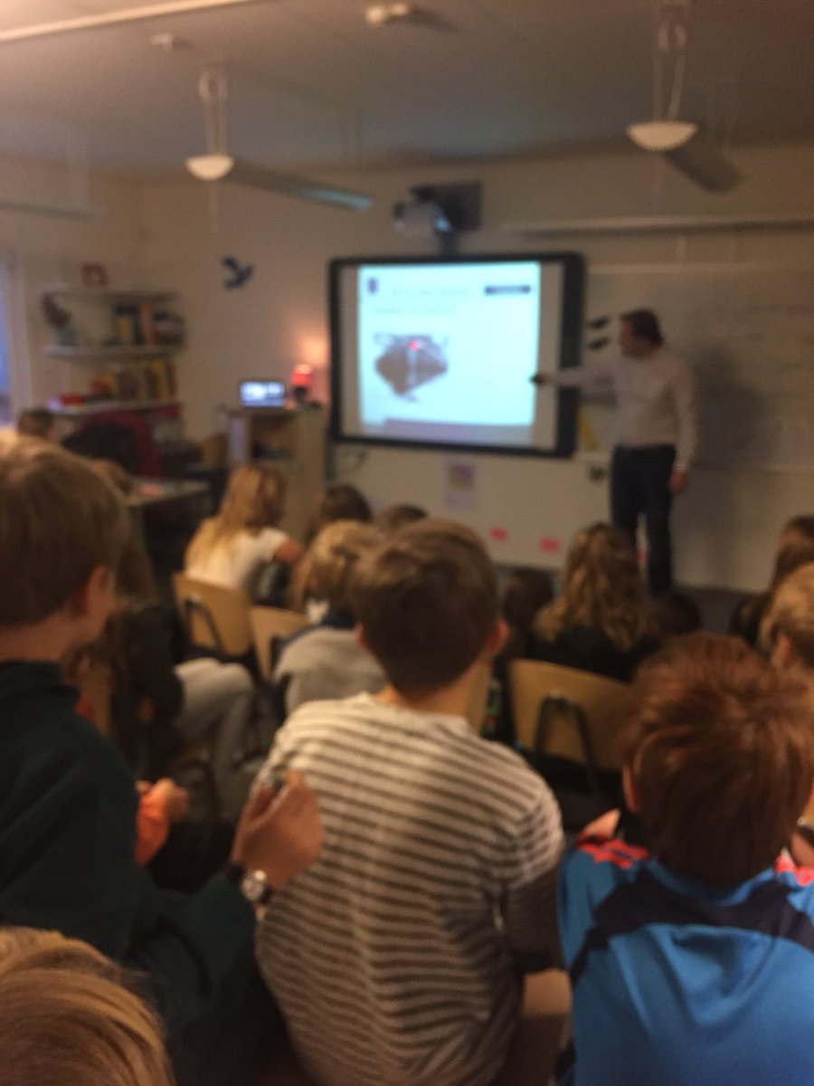 Fredag=föräldraföreläsning. Idag programmering <a href="/Tegelhagen/">Tegelhagens skola</a> #tglfyrorna #solskol