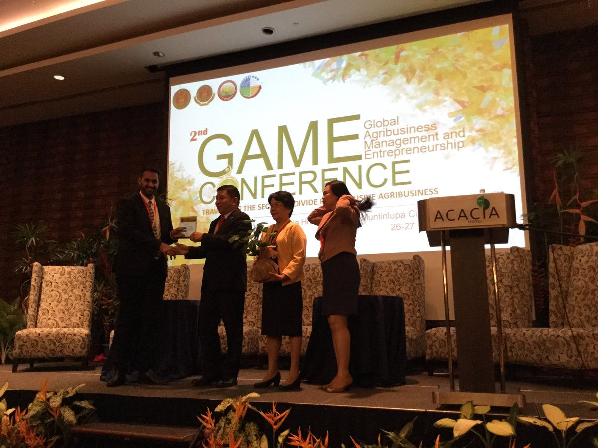 UPLBOfficial's tweet photo. Awarding of Plaque of Appreciation and Token to Mr. Pranav Sethaputra #GAME2017 https://t.co/TLyCJMMBQq