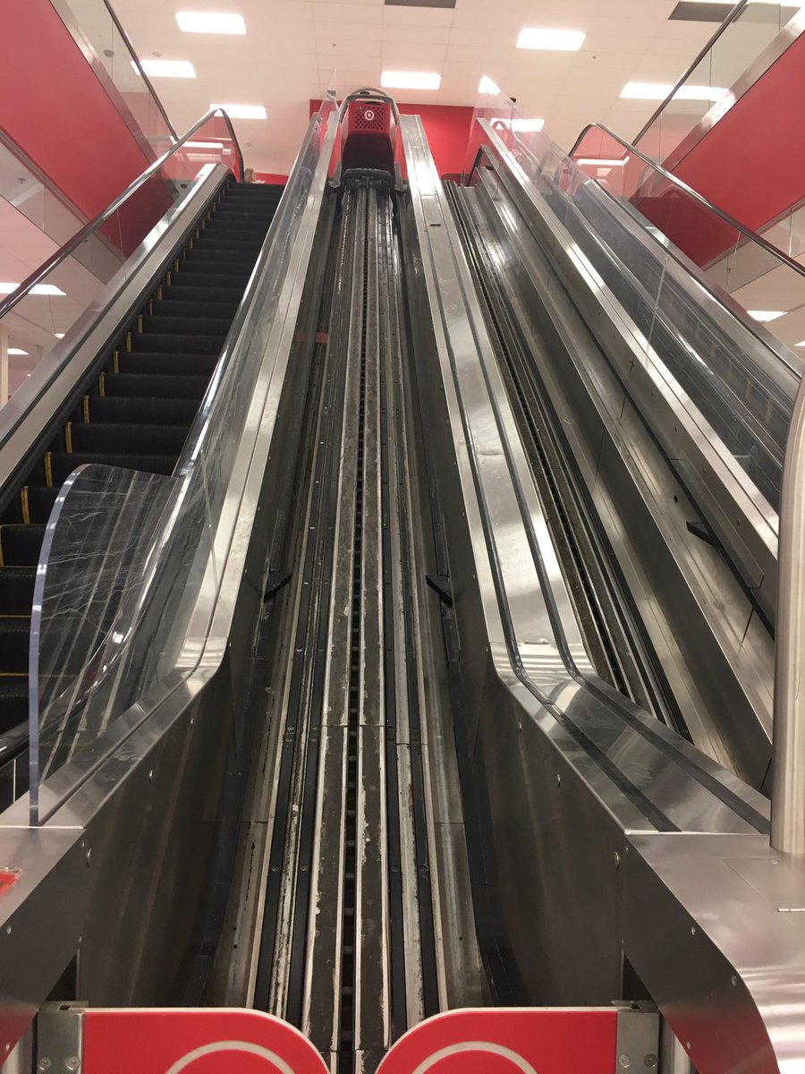 AnnaZapOnAir's tweet photo. When your cart gets stuck at @Target & you just stare at it in confusion. #NowWhat #IYelledForHelp #LiterallyYelled https://t.co/8PPORNNOBC