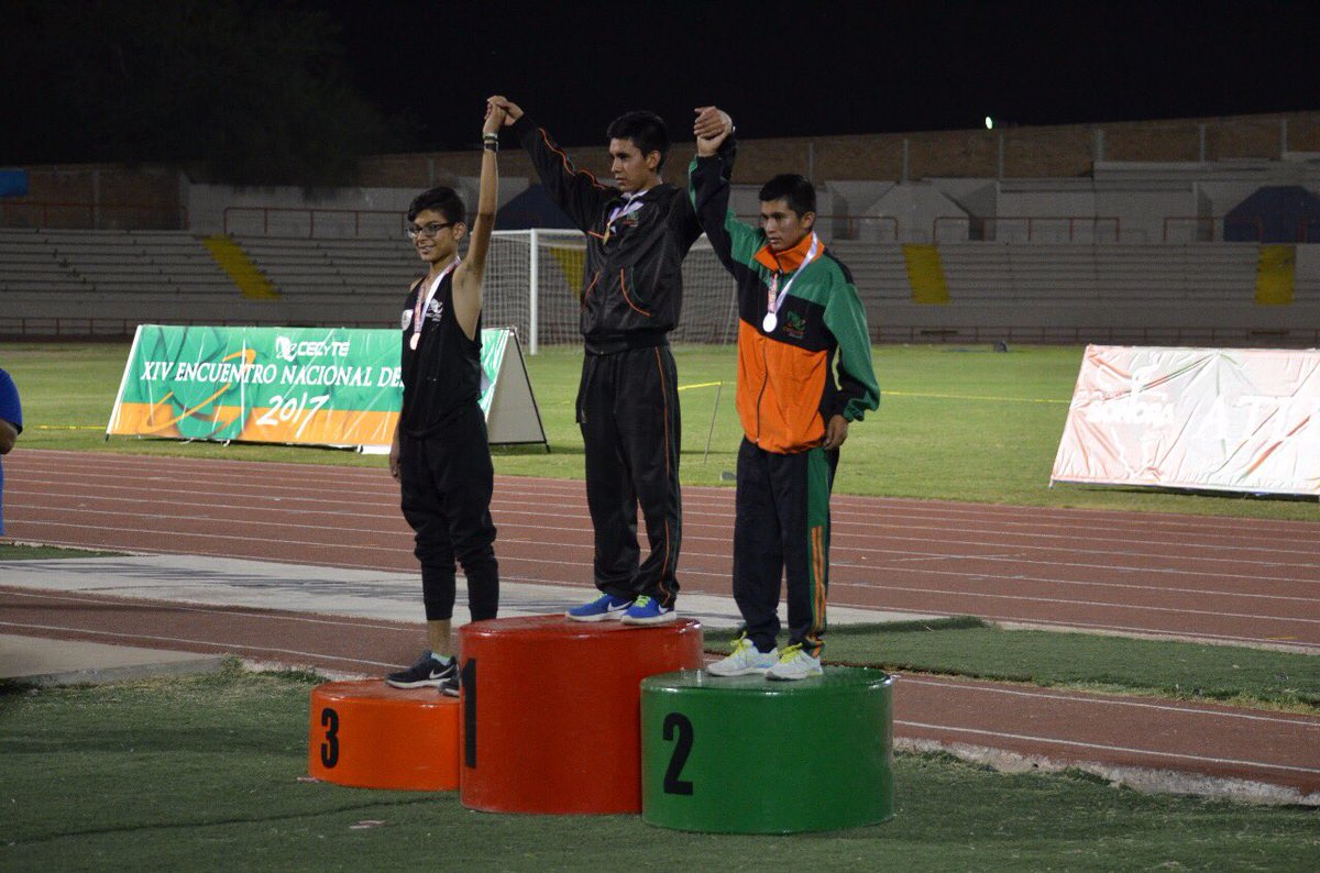 CECyTEHidalgo's tweet photo. Martin Vargas  de plantel Tulancingo  obtiene Medalla de oro en 5000 mts planos ¡Enhorabuena buena, Felicidades! #ENDCecyteSonora2017 🏃🏻🥇 https://t.co/mCboGJts8l
