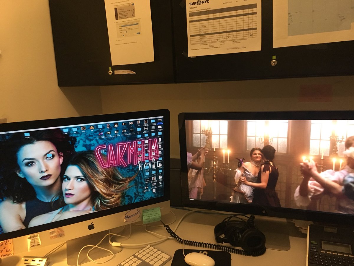 andressaholiday's tweet photo. Letโs try to #createacreampuff by changing the computer screen at school #CarmillaMovie https://t.co/A8kB1jbXGW