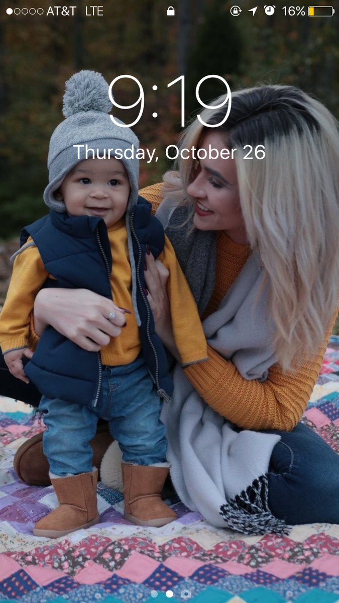 KeeleyPalazzi13's tweet photo. yeah that's my best friend on my wallpaper. ur bestie could never https://t.co/EOXUduRGTf