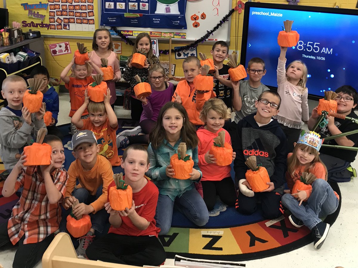2nd grade Reading buddies helped assist the preschoolers with a Fall craft! Pumpkin Fun! #teamwork #cooperation