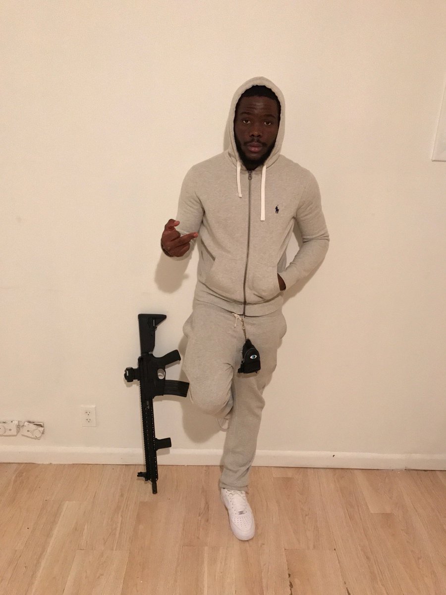 LetsEat_Savage's tweet image. When You See Me Nigga Say Cheese  🔍 #LETSEAT 🍽 #10BRICKMILiTIA 🎯#MPRWORLD 💲💪🏿🔫