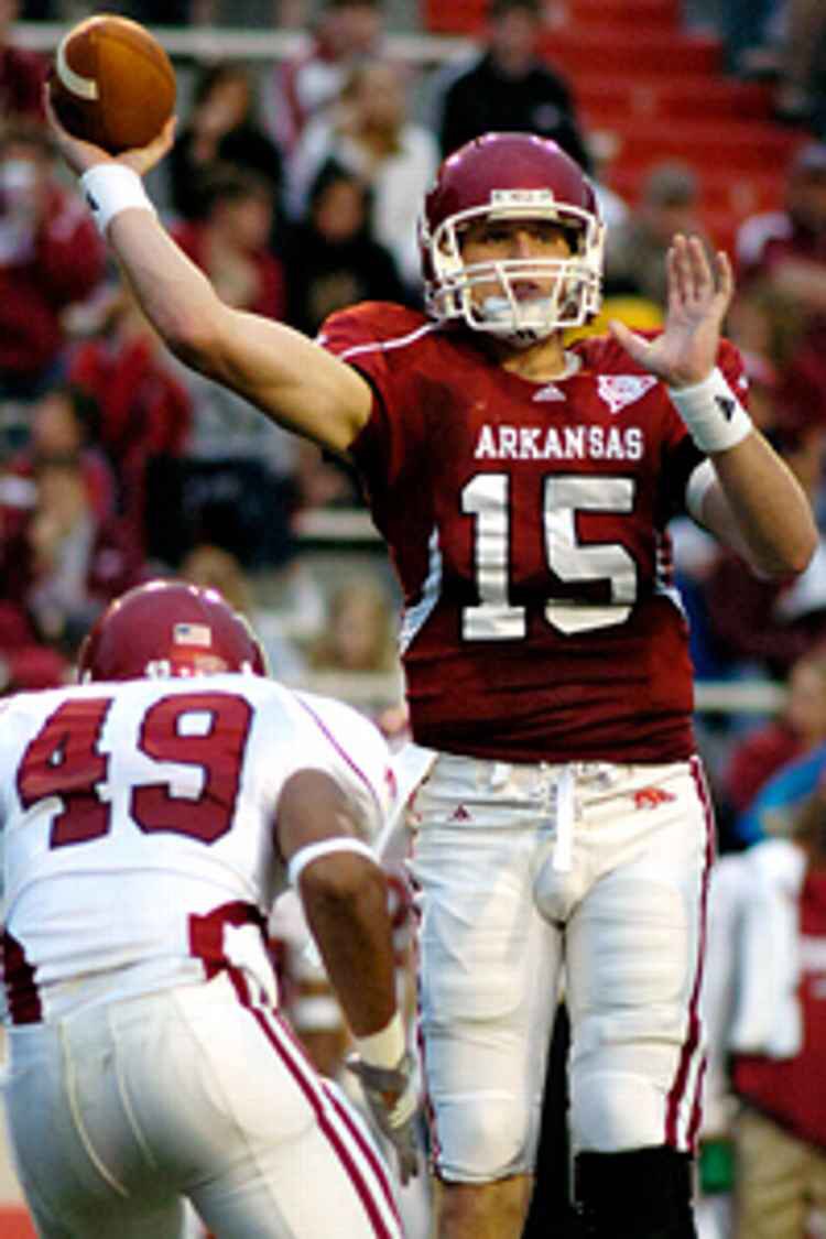 JoeyRadcliff's tweet photo. Mallet and Collins both on the field for the ravens reminds of the good ole days of razorback football. https://t.co/SS0fWEdDmo