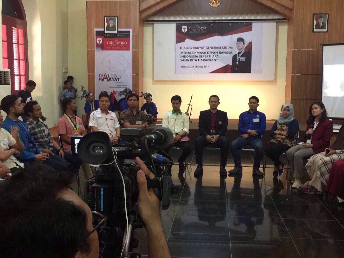 Karena yang muda harus menjadi sejarah 
(diskusi pagi tadi bareng <a href="/AgusYudhoyono/">Agus Harimurti Yudhoyono (AHY)</a> )
