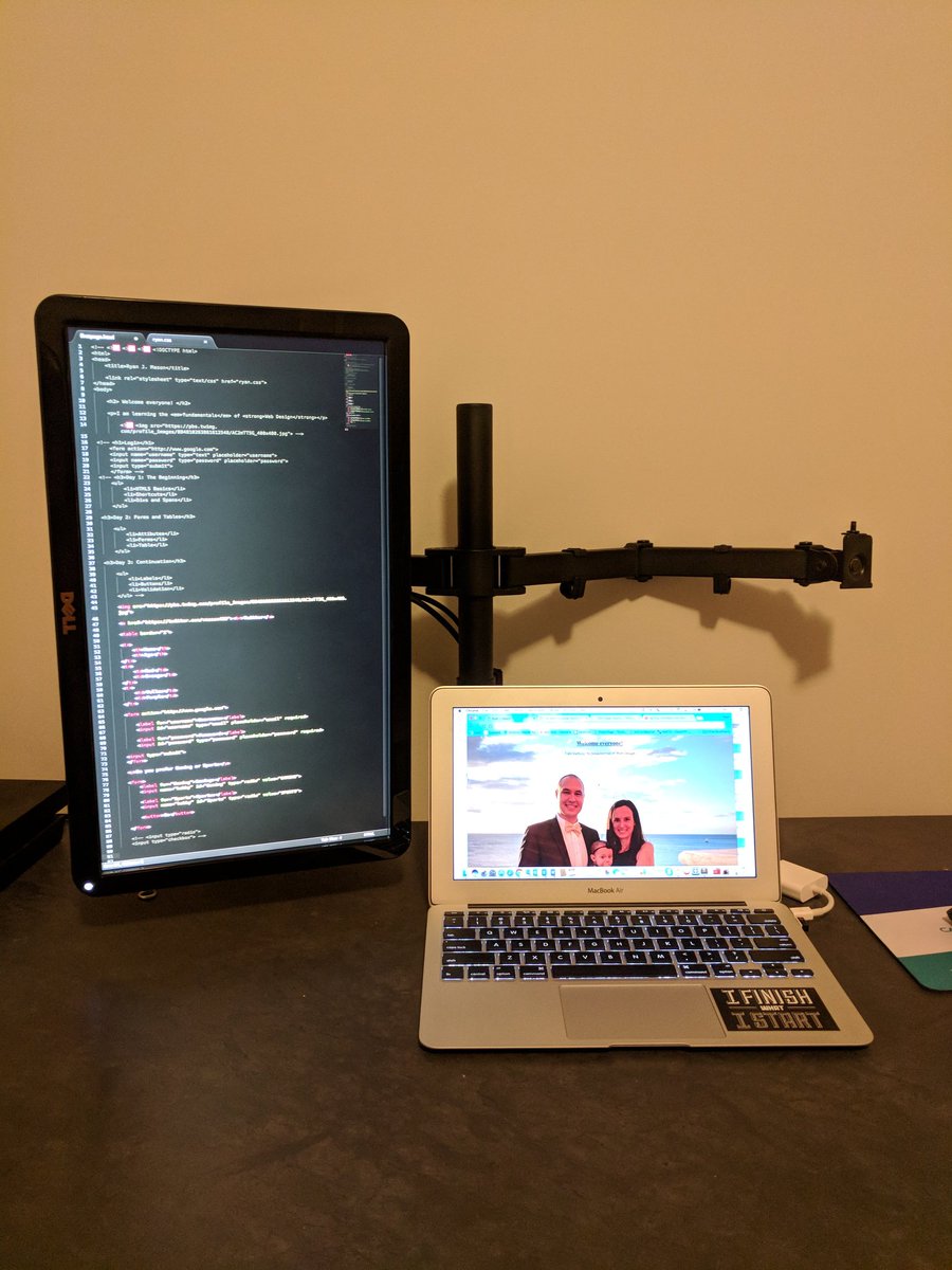 rmason435's tweet photo. Despite my second monitor not fitting, I love the way it's turning out @vivo_us #codesetup #100DaysOfCode #learningtocode #desksetup https://t.co/TiN9Il116h