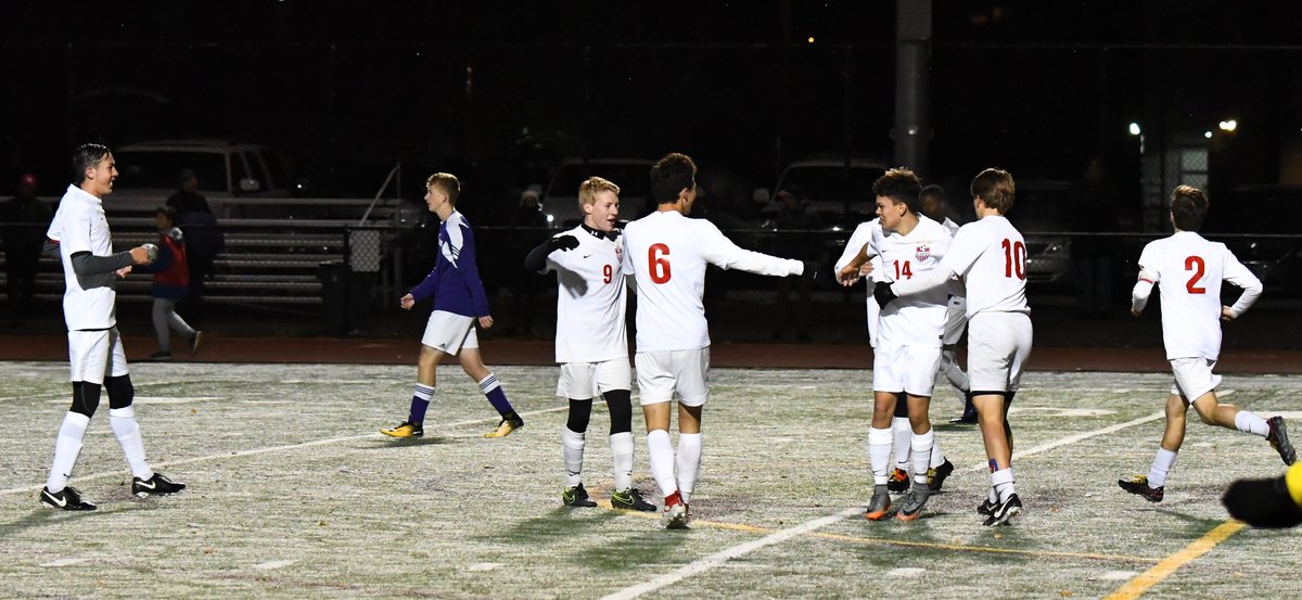 Photog_JohnB's tweet photo. #coprep East Angel Eli Miller finds the back of a wide open net in @CHSAA 5A version of #SNOWandCOLD Classico 80206. Final: EHS 2-0 Arvada W https://t.co/ApCURiews4