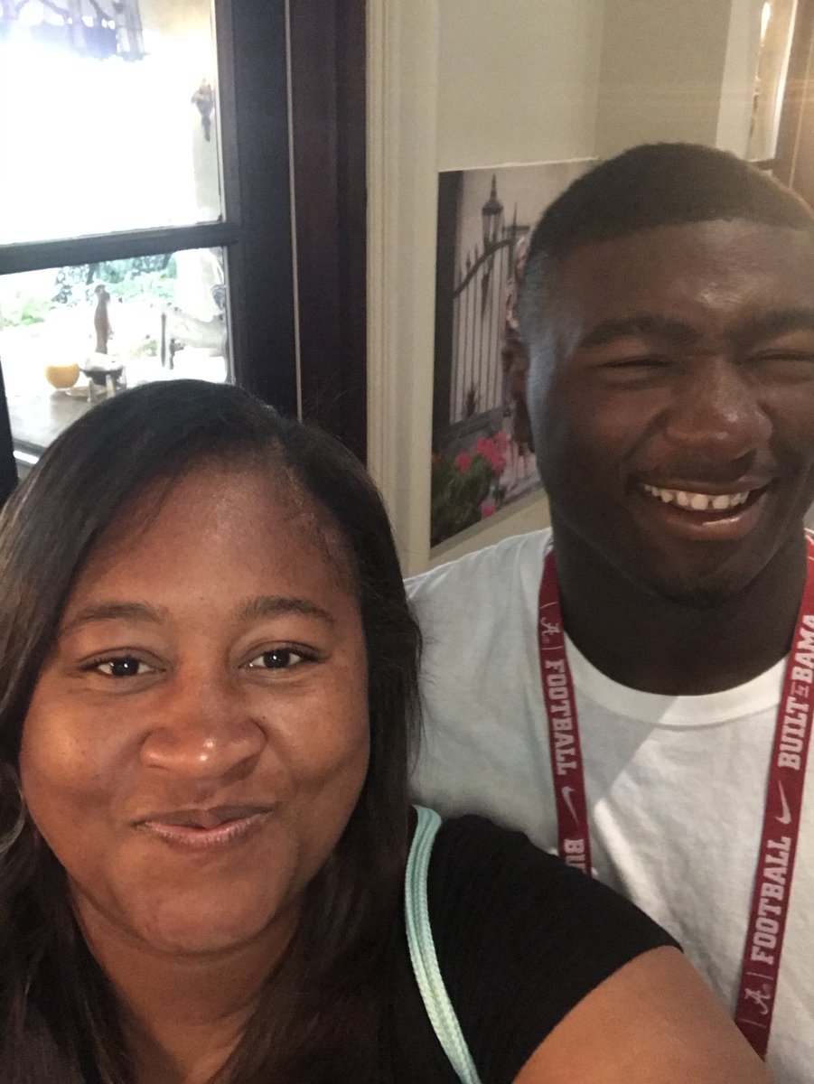ERKELL1345's tweet photo. Tre, son, make the decision best for you as a man, your Engineering education, and football career. No matter what u choose, I ❤️U. #2MOR https://t.co/n5aPSYHZYE