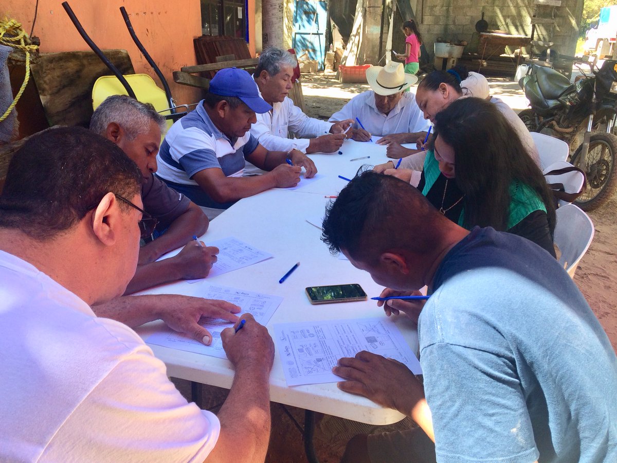 LizbetLicea's tweet photo. #Propesca Norte de Ver. Valor agregado y trazabilidad en la Pesca @LeticiaInca @linosma @sicsic_mar @Lucia25Ortiz @Conapesca @incarural https://t.co/YTxPLFXrS3