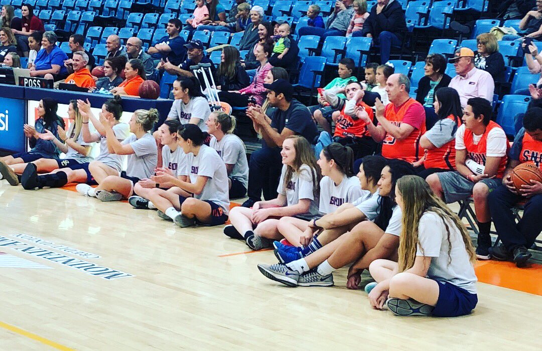 Snow_WBB's tweet photo. Another wonderful evening with our beloved “Badger Ballers”. #badgerballers @SnowBasketball @SnowAthletics https://t.co/gclp8DDTPT