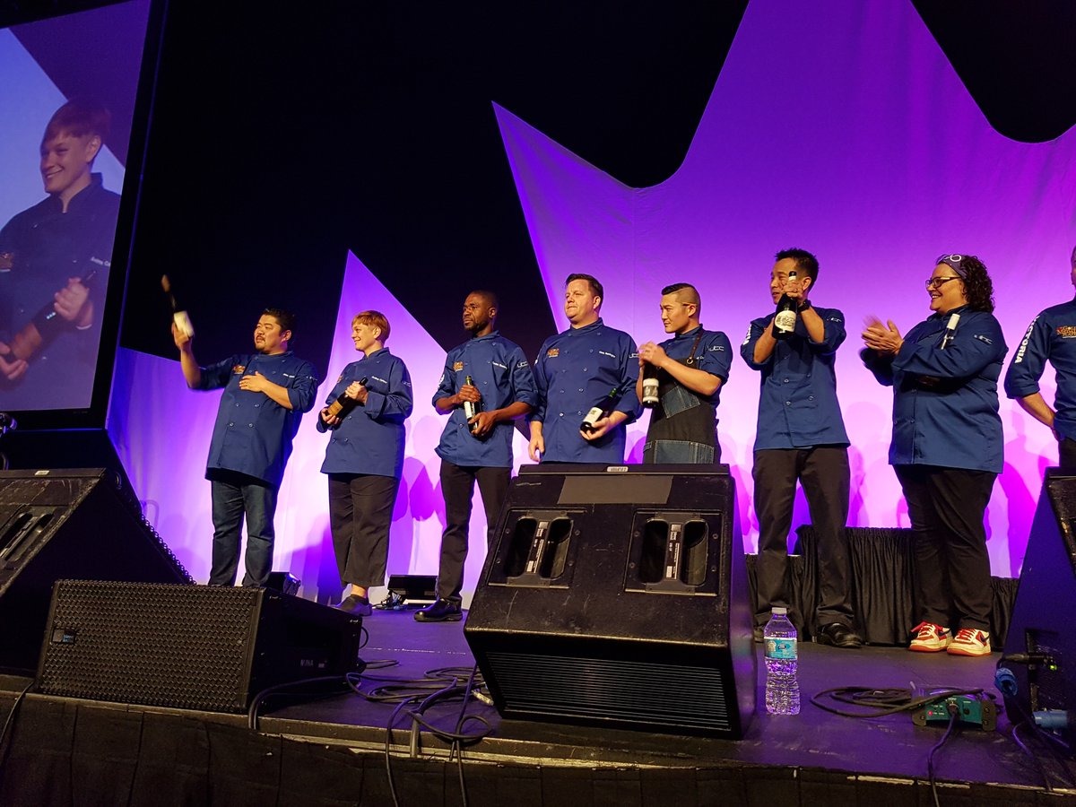 GKitchenParty's tweet image. #GMPVictoria chefs! 🍽️