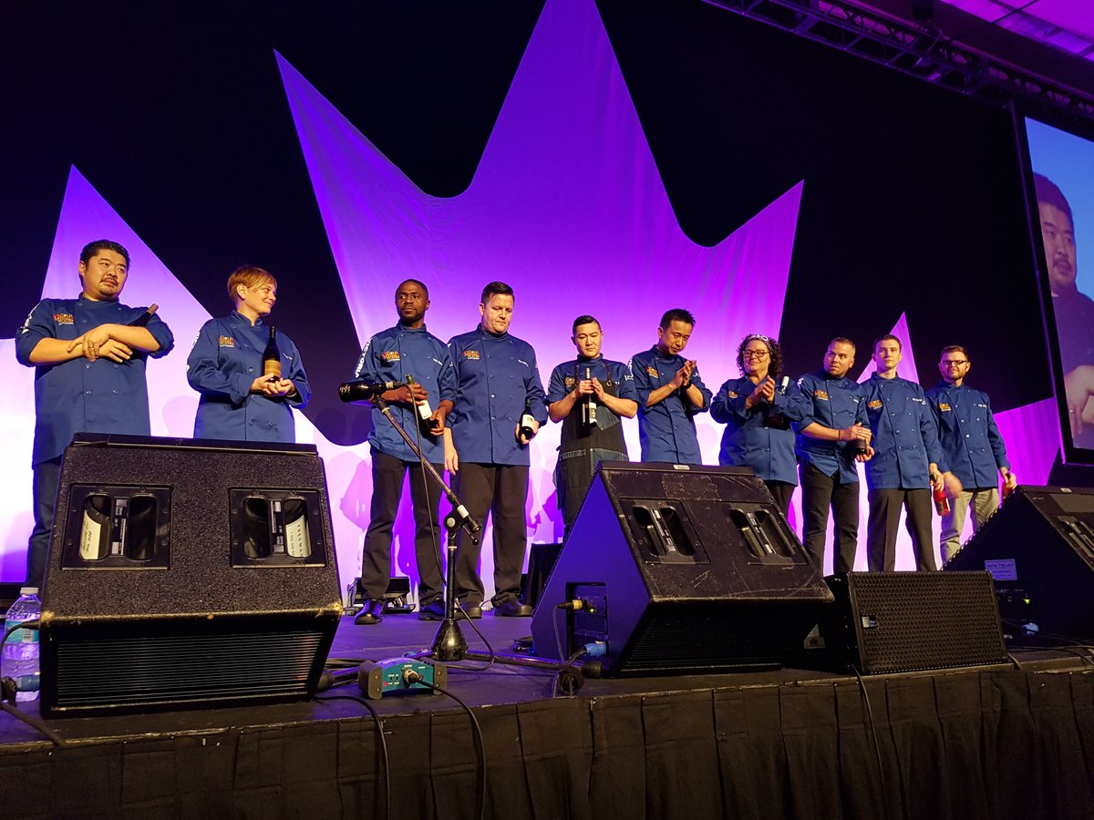 GKitchenParty's tweet image. #GMPVictoria chefs! 🍽️