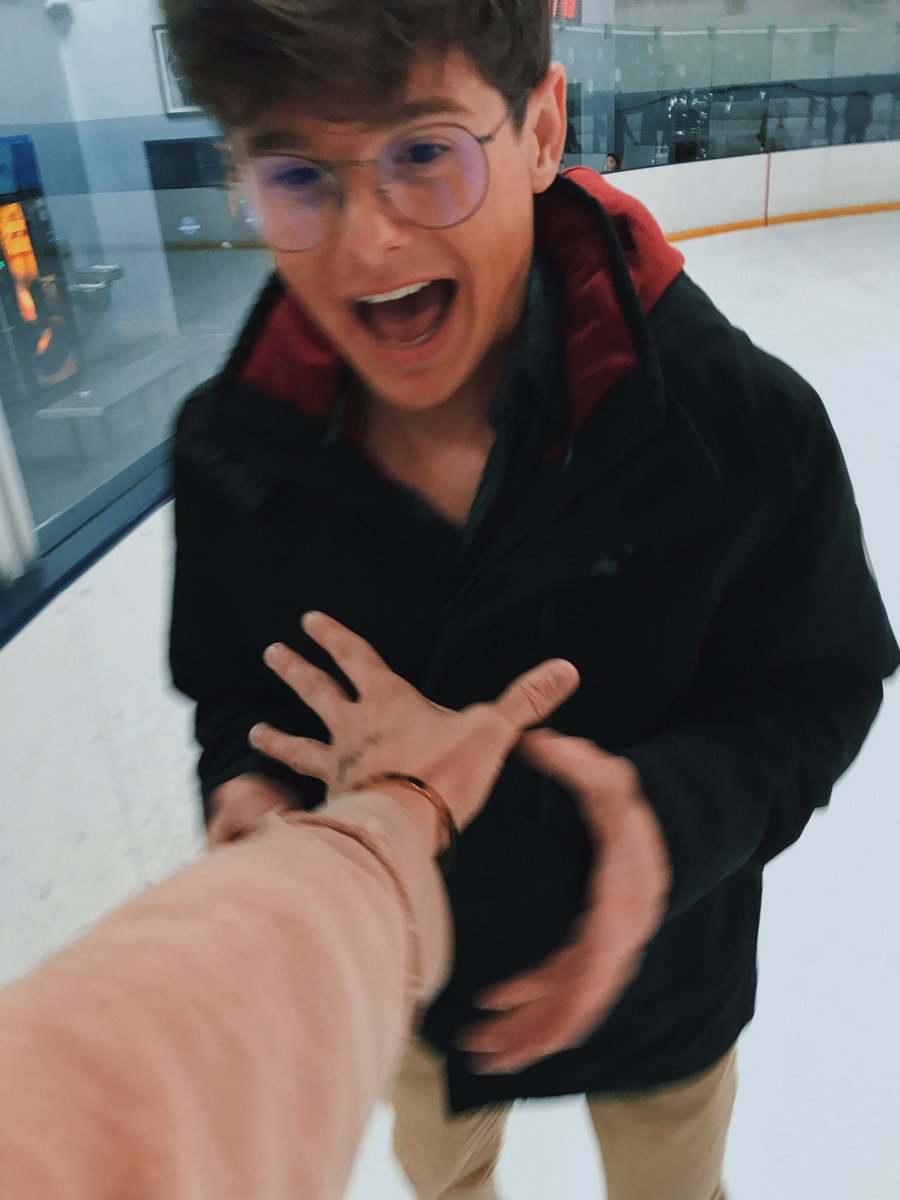 MikeyMurphy's tweet photo. I went ice skating https://t.co/sTC8uIS6gy