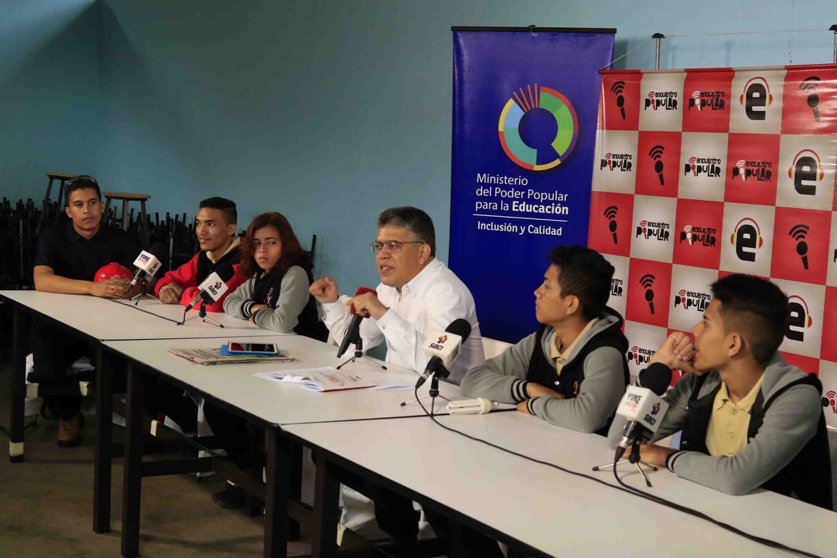 IpasmeOficial's tweet photo. Min. @JauaMiranda: La educación media técnica venezolana cuenta con 417 instituciones de las cuales 287 son públicas https://t.co/nKSXoKx3qS