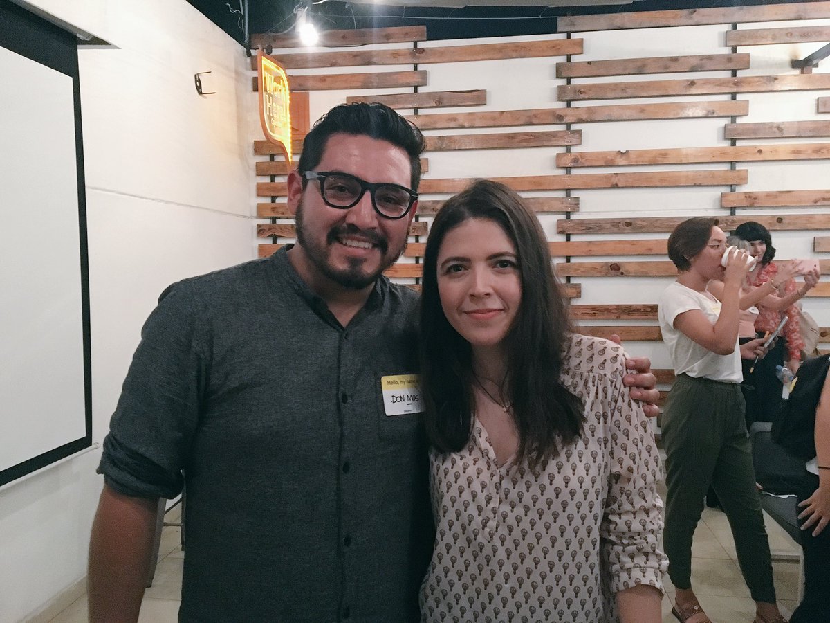 BPRCuliacan's tweet photo. Don Mos y @GemmaRoman  en el #BehanceCLN #BehanceReviews https://t.co/1W0hWIYUy2