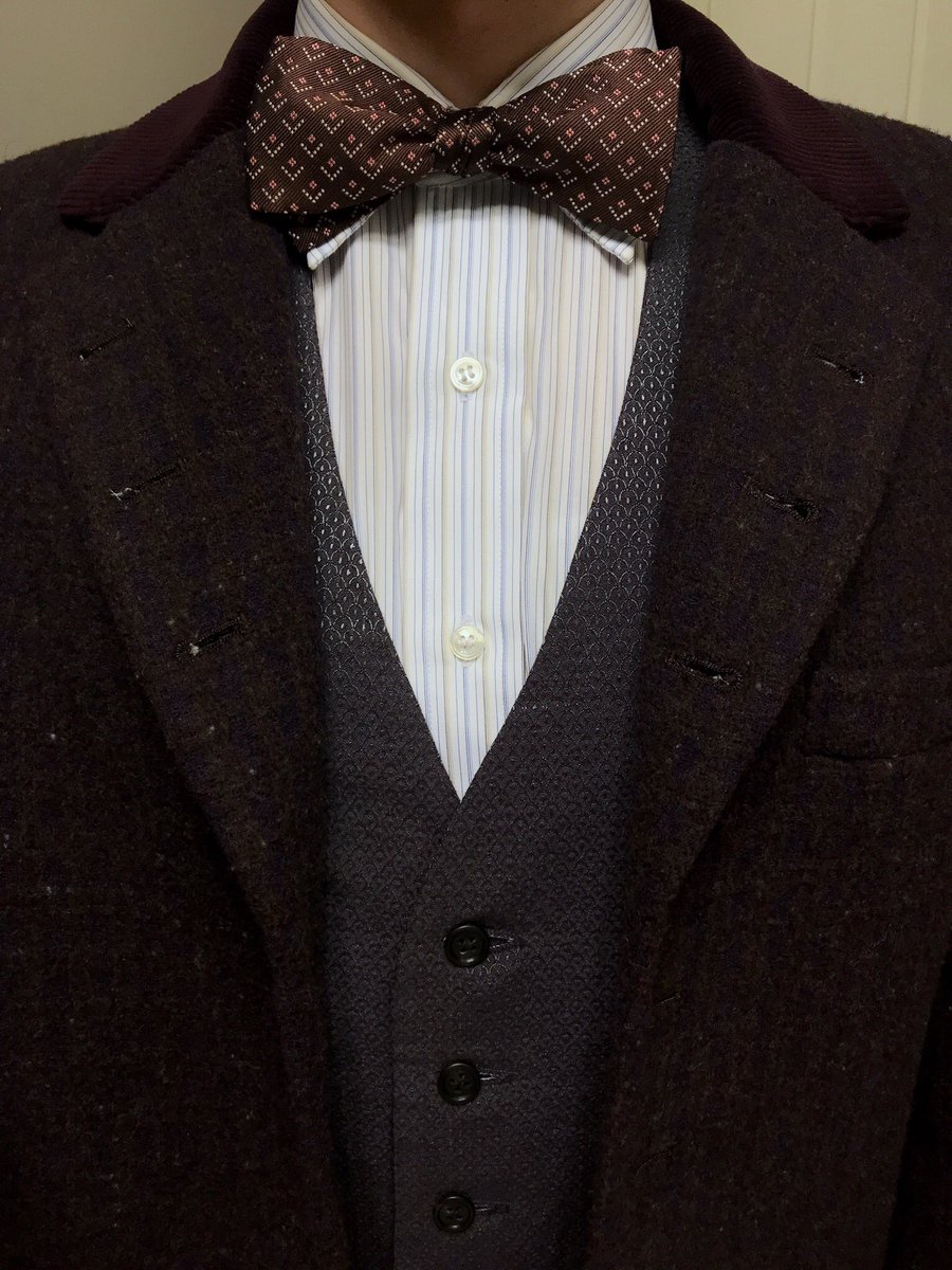 _TheInspector_'s tweet photo. A wonderful collection that is about to get a bit bigger. #doctorwhocosplay #11thdoctorcosplay #dwcosplay #doctorwhofan https://t.co/Mlbh9jGMwO