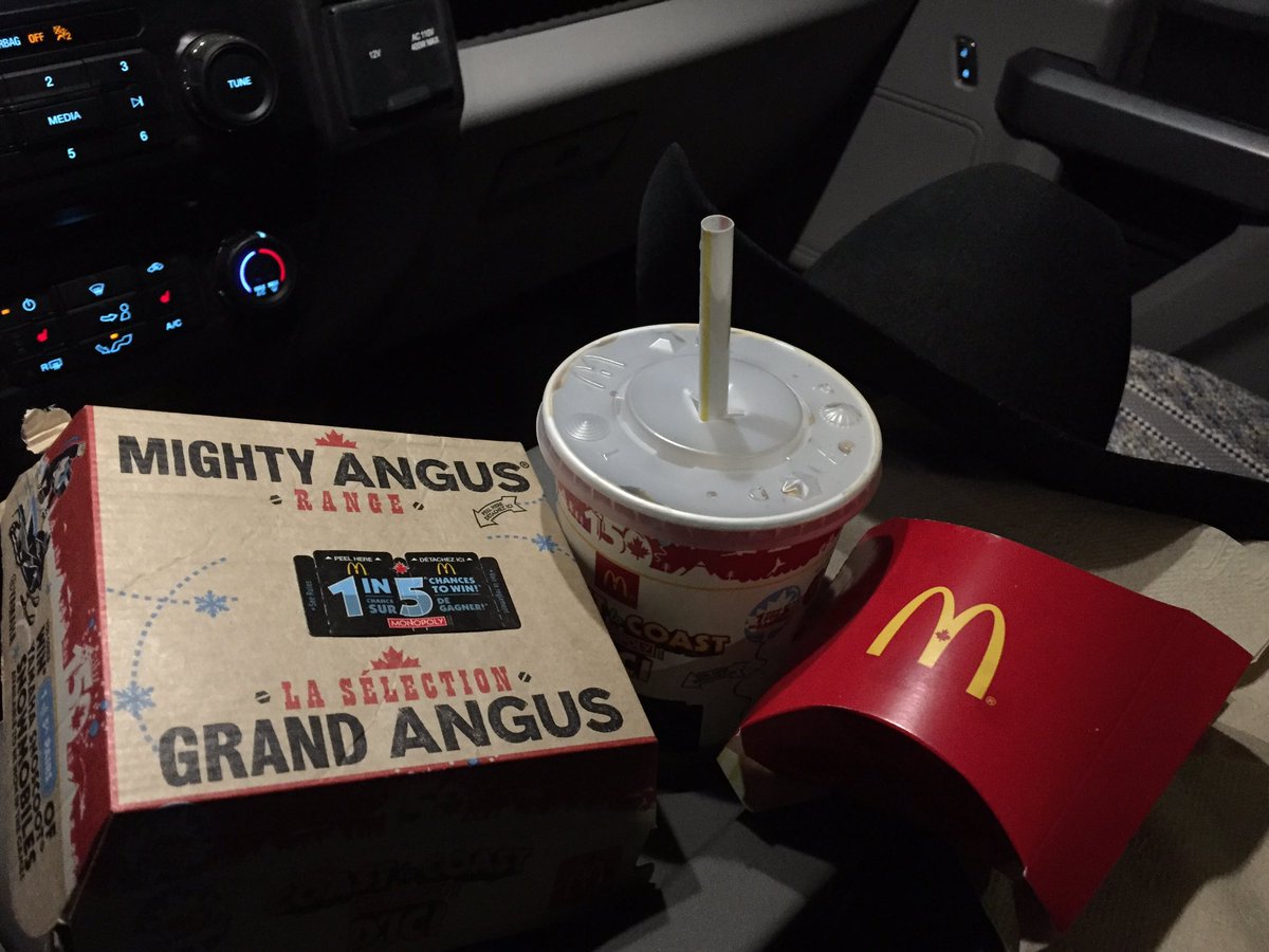 SouthRanchTim's tweet photo. Traveling home from @CanadianBeef with @McD_Canada another Canadian ranch/farmer partner #ranchlife #notwithoutcandianfarmers #beefbusiness https://t.co/iJ0AnSqOpC