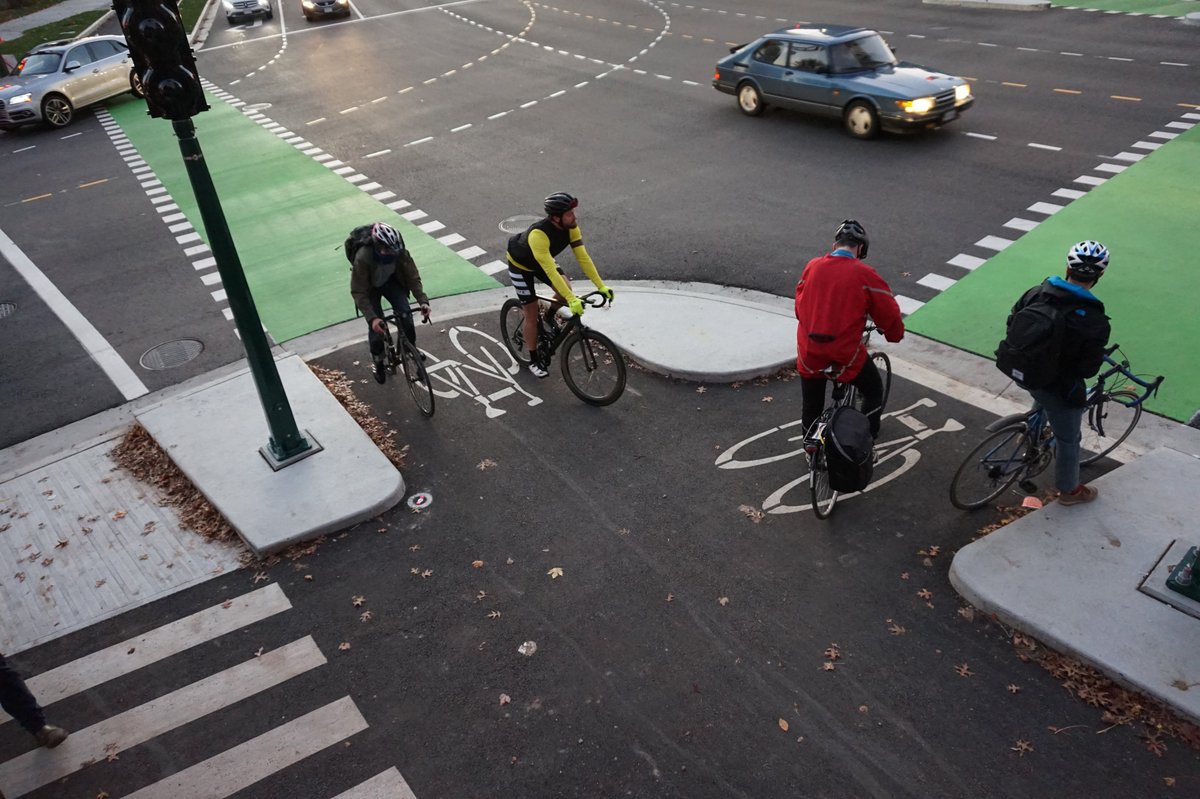 smplcs's tweet photo. A brand-new Burrard and Pacific: just one of three new protected intersections at the north end of Vancouver's #BurrardBridge https://t.co/kbyyijpvQO