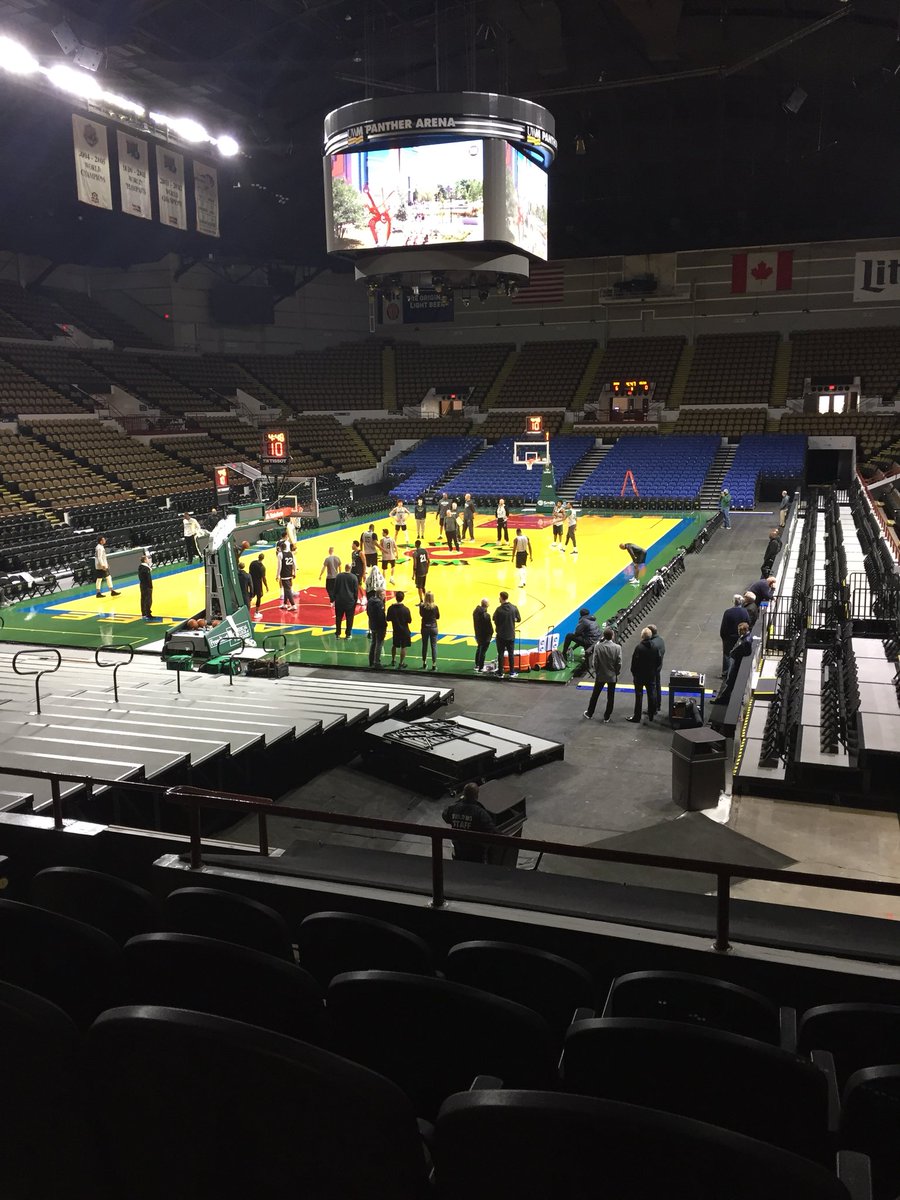 NWomack3's tweet photo. Tough loss #Bucks but #thanks for bringing history to the present with #ReturnToTheMECAA. (๐ท of MIL practice yesterday) #FeartheDeer #Retro https://t.co/l3BMGPBeNO