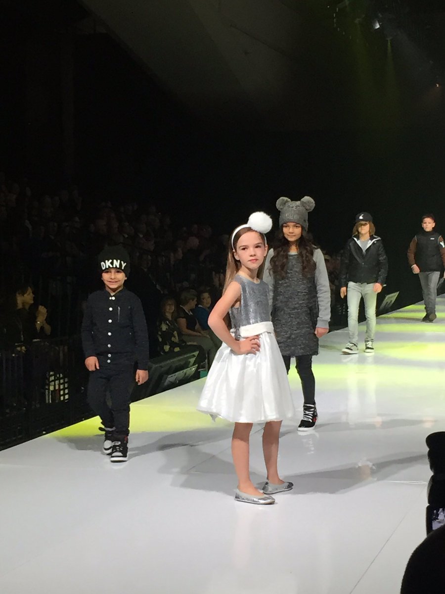 These cuties stealing the show with <a href="/PieAlligator/">Alligator Pie Kids</a> #yegfwc