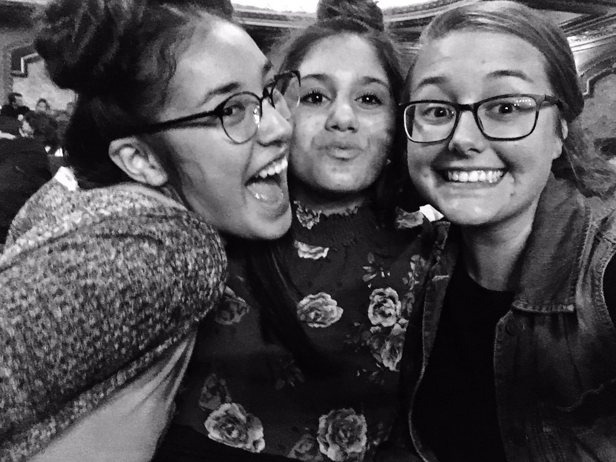 strunkel98's tweet photo. Had a great time at the Kari Jobe concert tonight!! Really felt the presence of God moving within that place 😁🙌 https://t.co/9FtNDTXlne